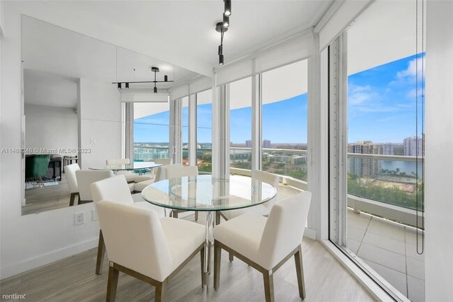 Photo - 3 br, 2 bath Condo - 7000 Island Blvd Apt ... Unidad Apt 2203