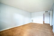 1BD, 1BA - 628SF - Living Room