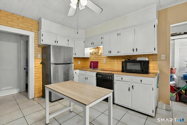 Photo - 1440 Wood Ave Unidad 1st Floor