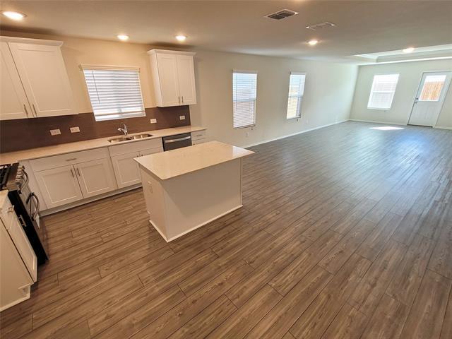 Photo - 1049 Knightly Ln