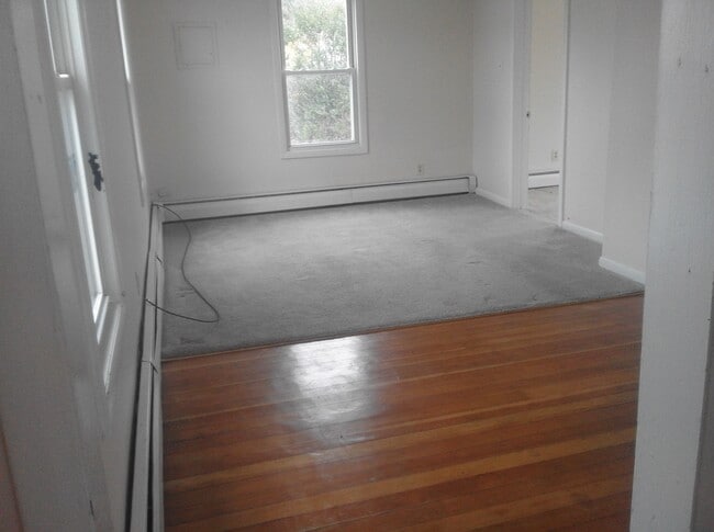 Photo - 267 Thames St Unit 267B
