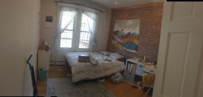 Building Photo - 24 S Huntington Ave Unit 3