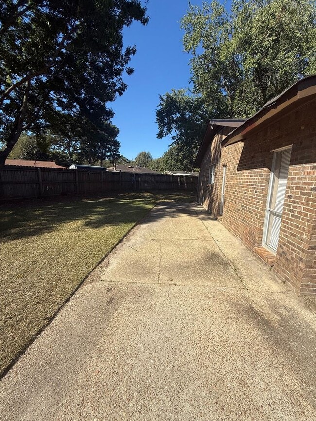 Photo - ** 3 Bed 2 Bath located off Wares Ferry ro...