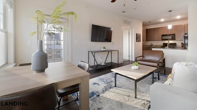 Photo - 2115 Windsor Blvd Unidad 5308