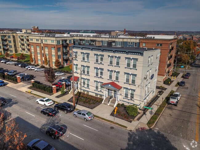 Building Photo - 130-134 William Howard Taft Road Rental