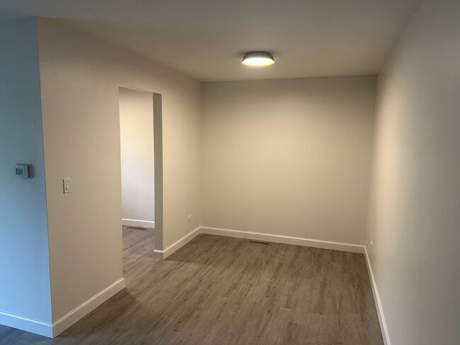 Photo - 131 E Winchester Rd