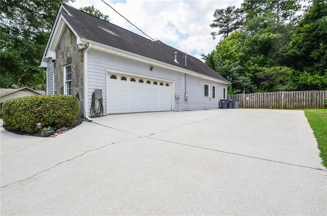 Photo - 223 Windsong Ln SW