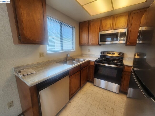 Photo - 198 Peters Ave Unit C