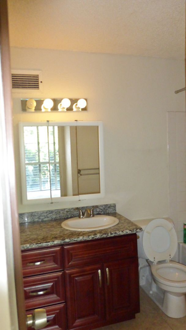 Photo - 1687 Pensacola St Unidad 504