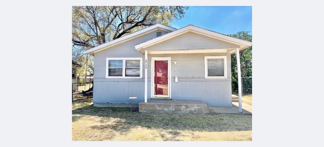 Building Photo - 2730 E 3rd St Rental