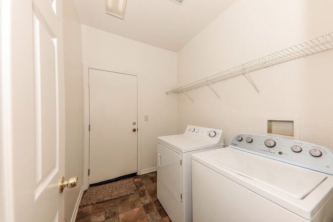 Photo - 1060 Indiangrass Dr