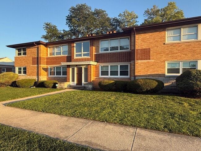 Building Photo - 10351 Milford St Unit #1E Rental