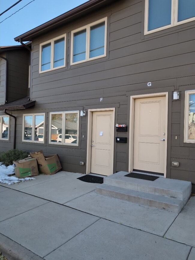 Building Photo - Newer 2BR/2.5BA in Englewood Condo Unit F