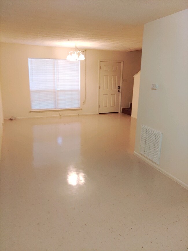 Photo - 202 Concord St