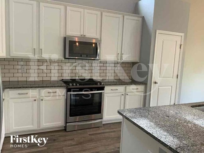 Photo - 447 Stonefield Cir