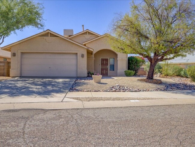 Building Photo - 3 Bed/2 Bath- GREAT Location Near Downtown