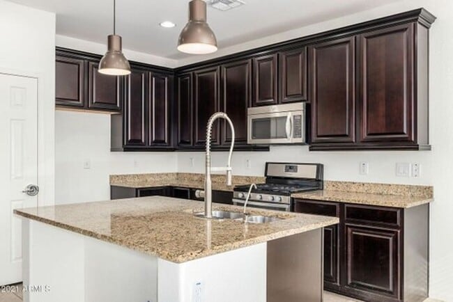 Photo - 5 Bedroom, 3 Bath Home in Marley Park!
