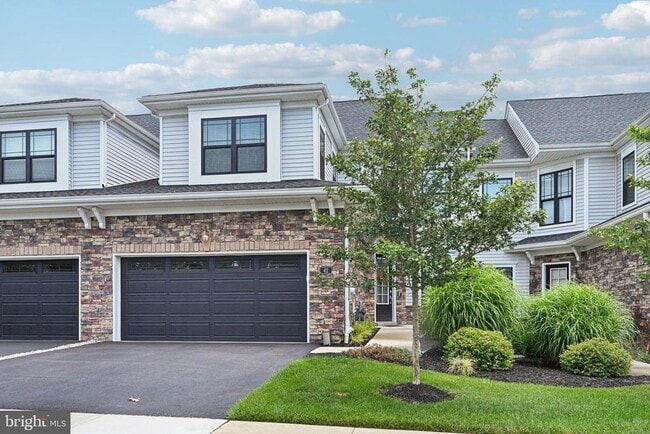 Photo - 42 Dogleg Ln Townhome