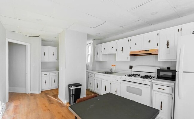 Photo - 31 Falcon St Unit #1