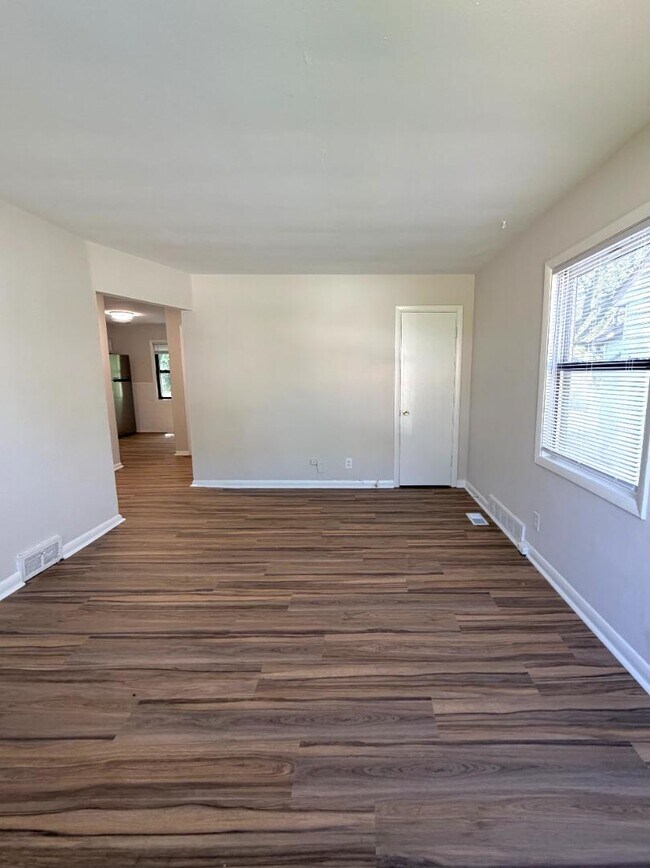 Photo - 122 Elkan Ave