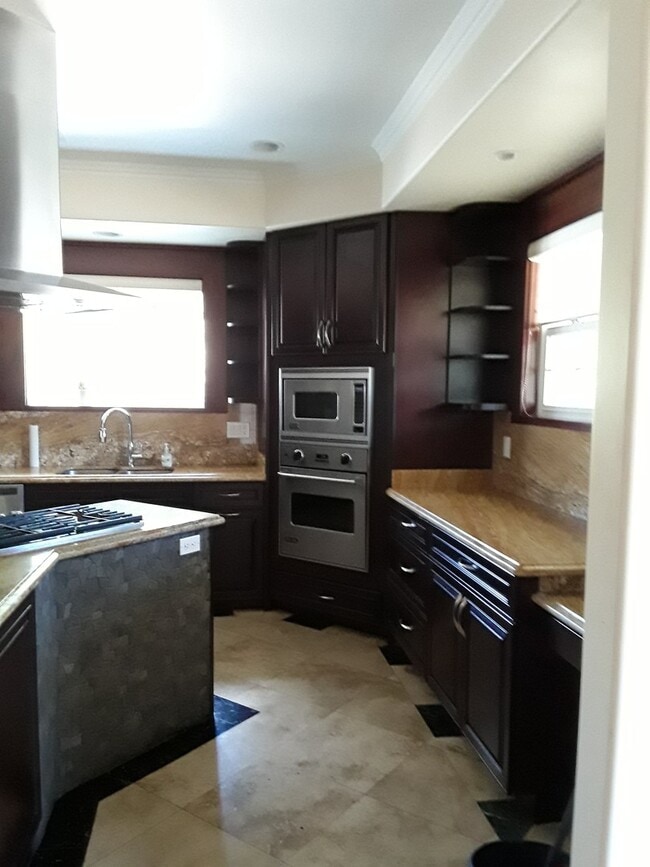 Photo - Large home in Lahaina for rent