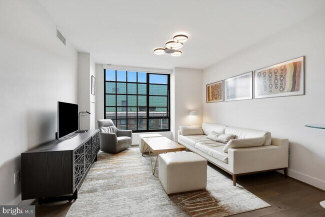 Photo - 45 Sutton Square SW Unit 1111