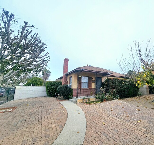 Front Entrance & Yard - 11491 Saticoy St House