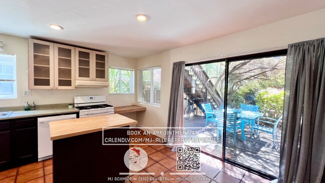 Photo - Garden oasis 2 bedroom with wrap around ya... Unit A