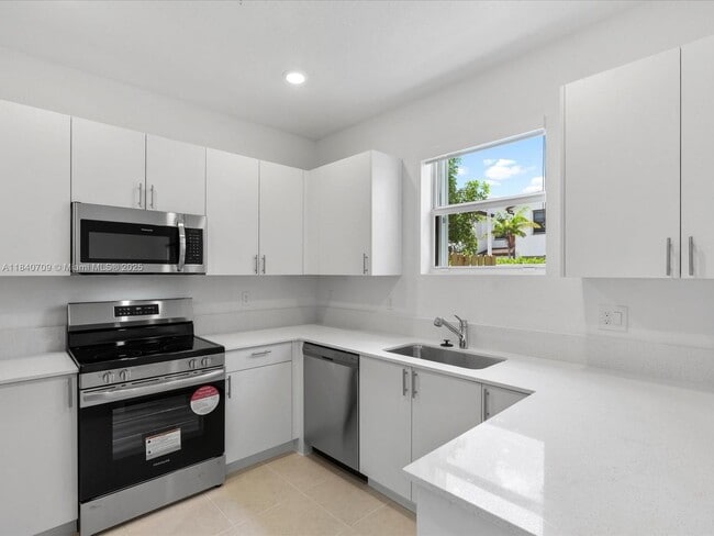 Building Photo - 106 SW 184th Pl Rental