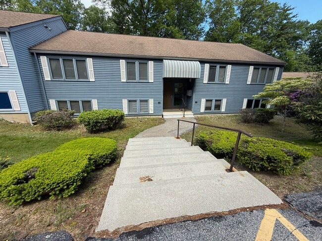 Building Photo - 28 Maria Ave Unit C