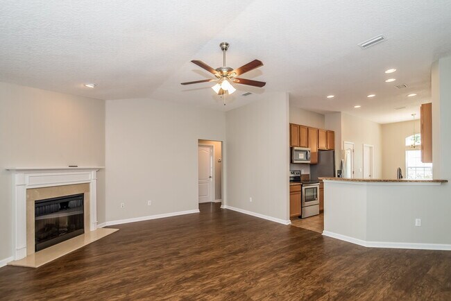 Photo - 303 Sanwick Dr