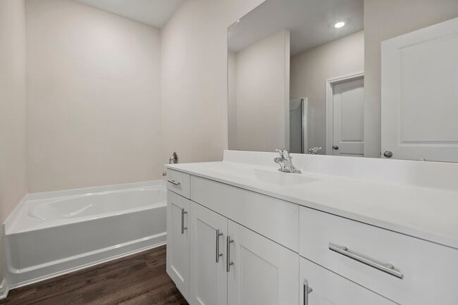 Photo - 15415 Maple Ter Dr