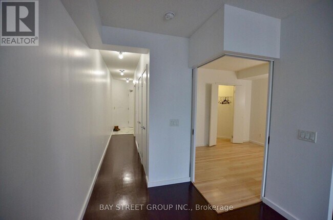 Photo - 218 Queens Quay W Unit 604