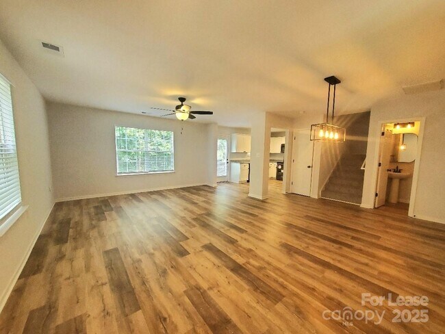 Photo - 5709 Kelden Walker Ln