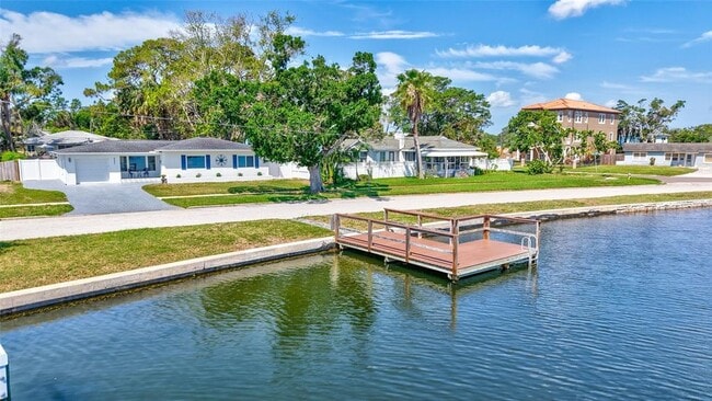 Building Photo - 4321 Sunrise Dr S