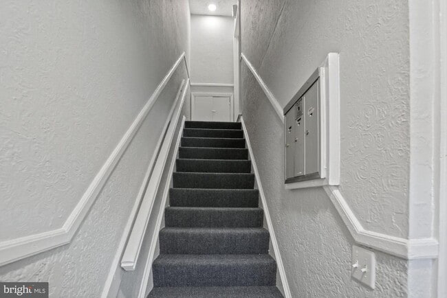 Building Photo - 1618 18th St SE Unit 1