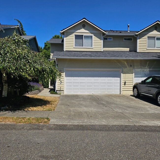 Building Photo - Move-In Ready Silverdale Home Close to Everything