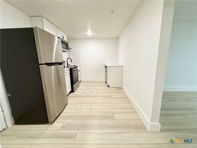 Photo - 2204 W San Antonio St Unit 2