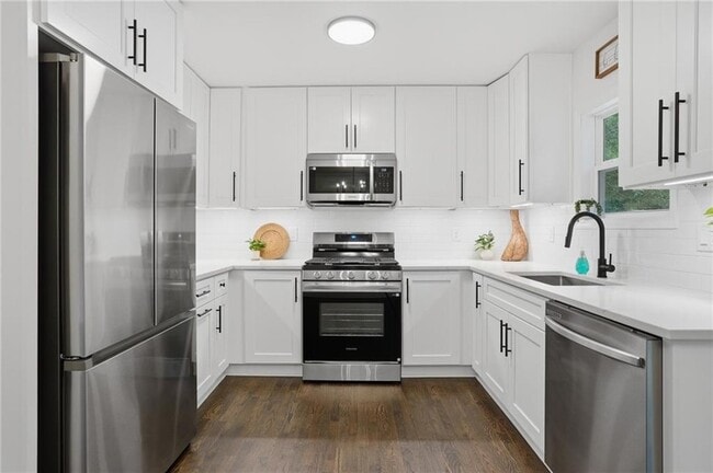 Photo - 3270 Belfort Rd SE