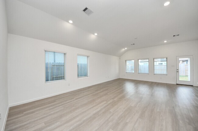 Photo - 30327 Tall Fescue Dr