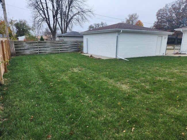 Photo - 1109 SE Sharon Dr