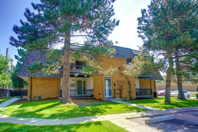 Photo - 1330 Zephyr St Unidad 13