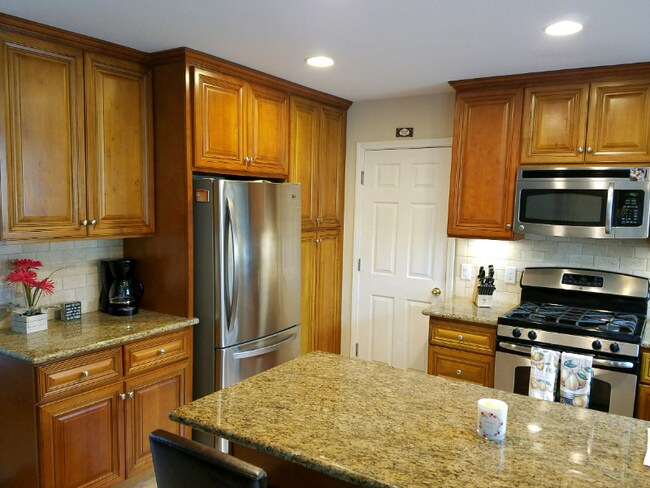 Photo - 445 Elm Ave Apartamento Unidad B