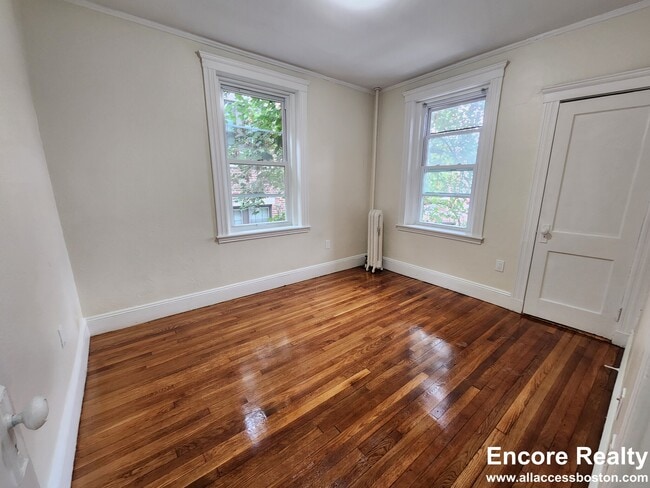 62 Pleasant St Unit 4