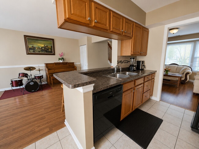 Photo - 3416 Greenwich Ln