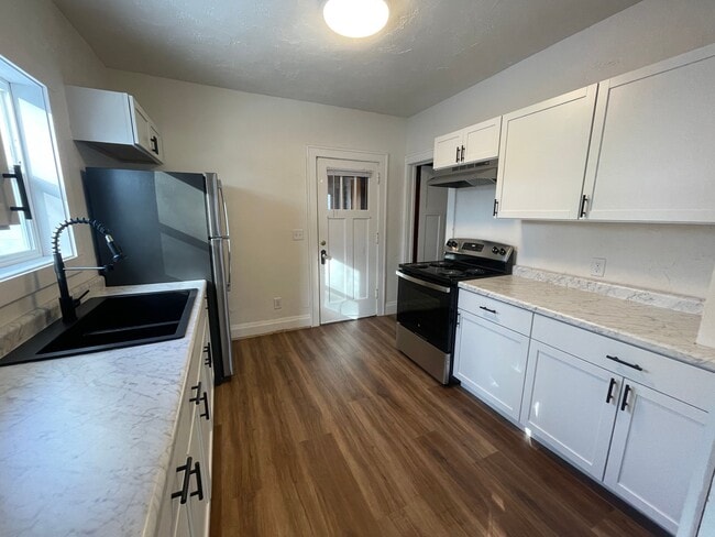 Photo - 126 N 4th Ave