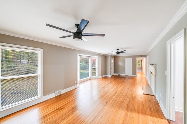Discover the Perfect 3BR/2BA Charlotte Ret... - Discover the Perfect 3BR/2BA Charlotte Ret...