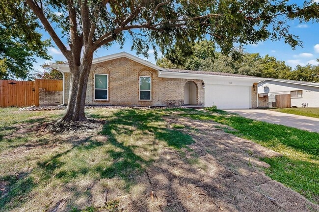 Photo - 903 Ravenswood Dr