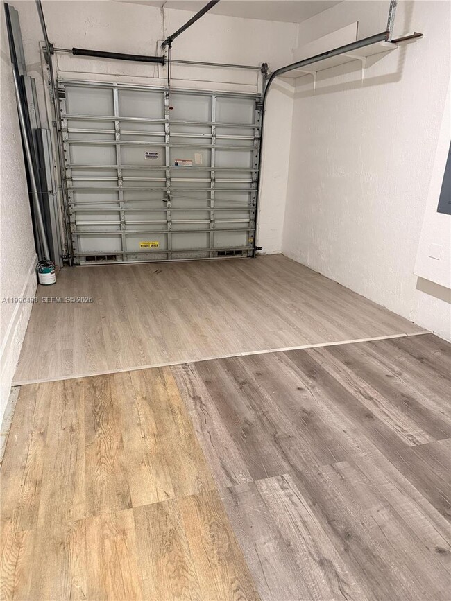 Photo - 9040 NW 54th St