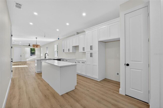 Photo - 1515 E Knollwood St